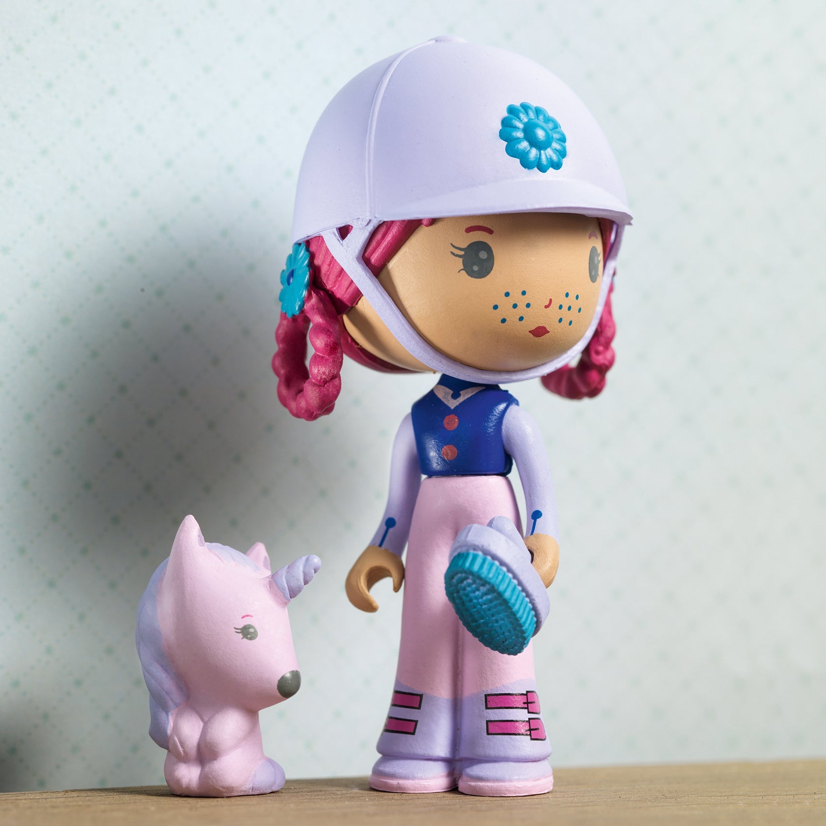 Tinyly Joe & Gala